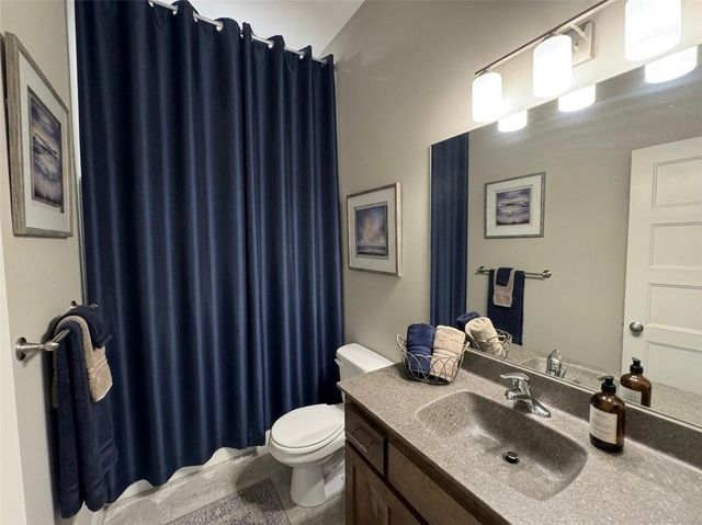 1100 SW Heather Drive, Lee's Summit, MO 64081