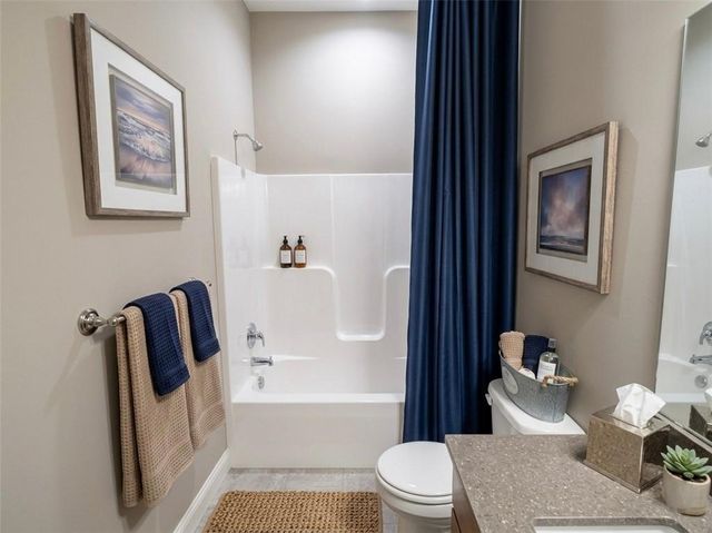 1100 SW Heather Drive, Lee's Summit, MO 64081
