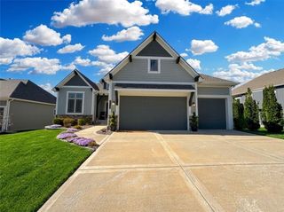 1100 SW Heather Drive, Lee's Summit, MO 64081
