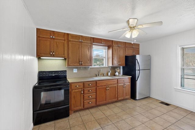 507 N Rusk Street, Weatherford, TX 76086