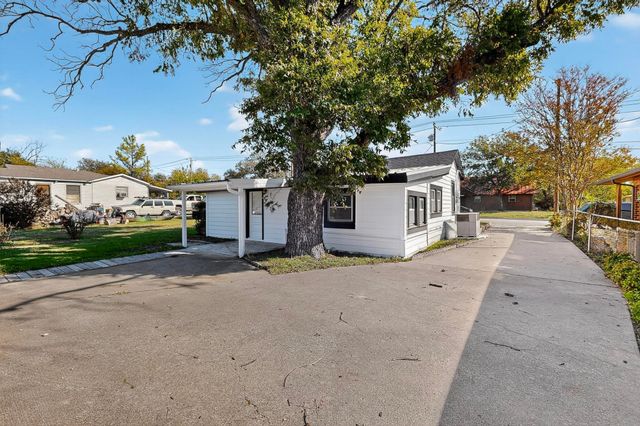 507 N Rusk Street, Weatherford, TX 76086