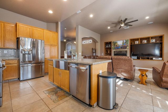 3012 Degas Ln, Modesto, CA 95355