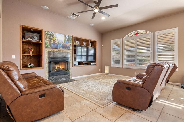 3012 Degas Ln, Modesto, CA 95355