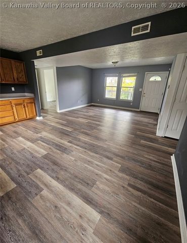 5587 Kanawha Turnpike, St Albans, WV 25177