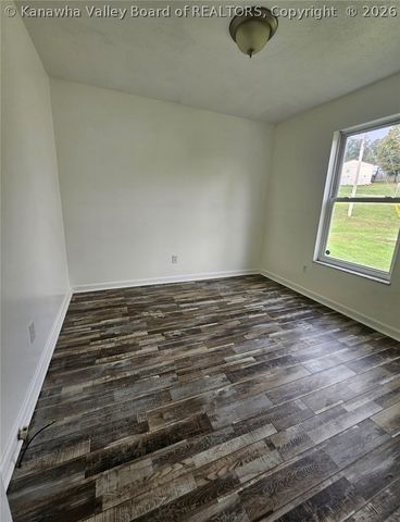 5587 Kanawha Turnpike, St Albans, WV 25177