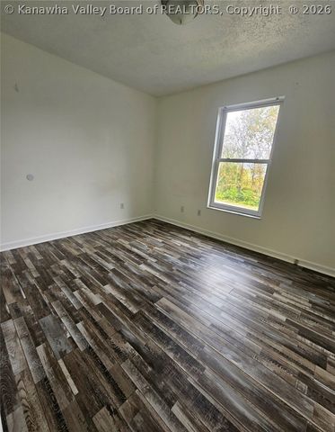 5587 Kanawha Turnpike, St Albans, WV 25177