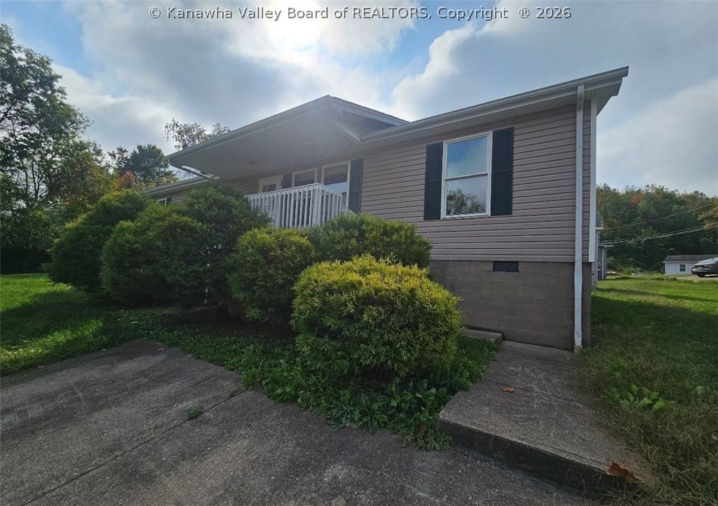 5587 Kanawha Turnpike, St Albans, WV 25177