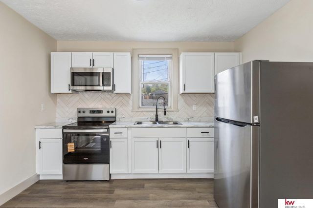 307 Woolworth Avenue, Omaha, NE 68108