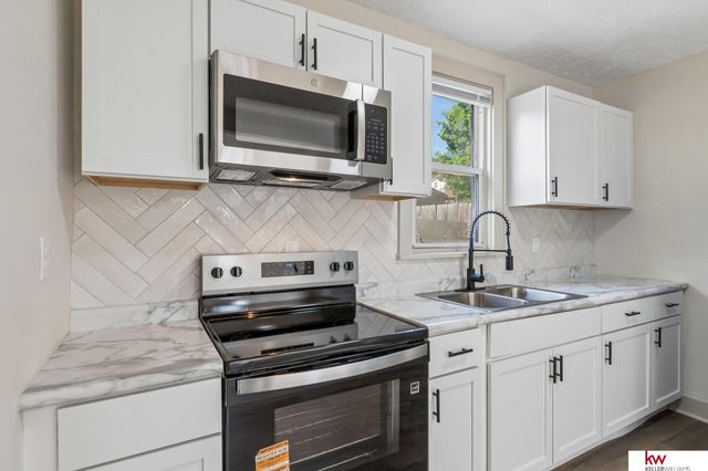 307 Woolworth Avenue, Omaha, NE 68108