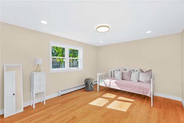 327 Shamrock Drive, Warwick, RI 02886