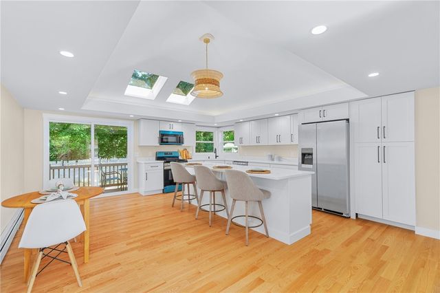 327 Shamrock Drive, Warwick, RI 02886