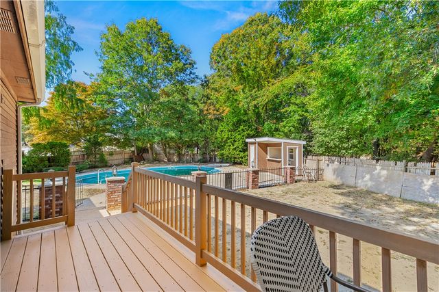 327 Shamrock Drive, Warwick, RI 02886