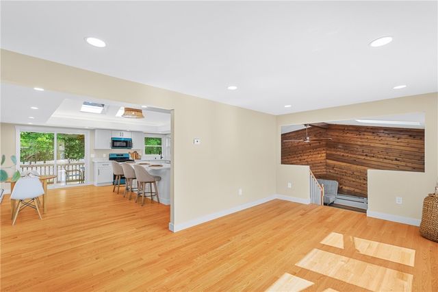 327 Shamrock Drive, Warwick, RI 02886