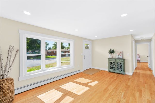 327 Shamrock Drive, Warwick, RI 02886