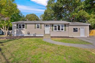 327 Shamrock Drive, Warwick, RI 02886