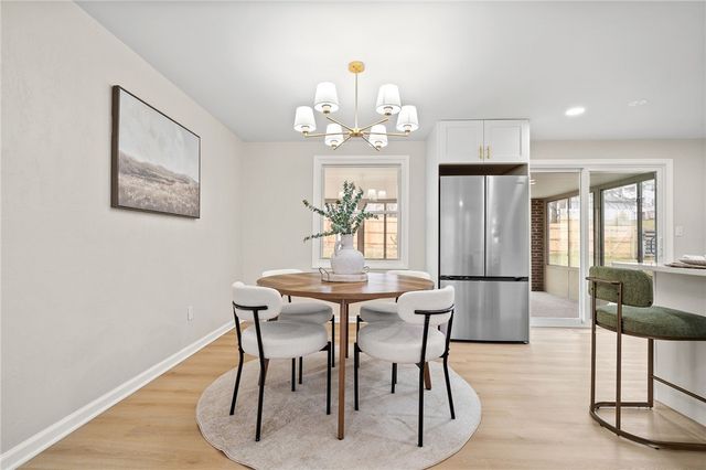 320 Willow Hedge Dr, Monroeville, PA 15146