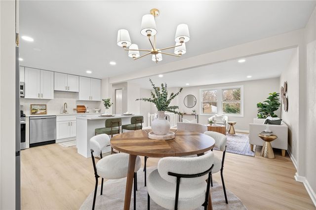 320 Willow Hedge Dr, Monroeville, PA 15146