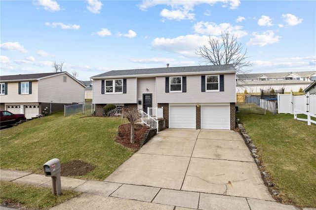 320 Willow Hedge Dr, Monroeville, PA 15146
