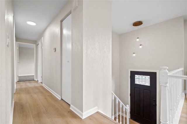 320 Willow Hedge Dr, Monroeville, PA 15146