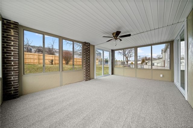 320 Willow Hedge Dr, Monroeville, PA 15146