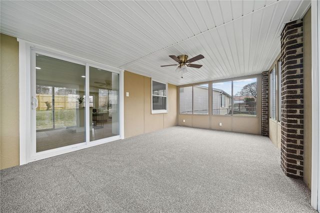 320 Willow Hedge Dr, Monroeville, PA 15146