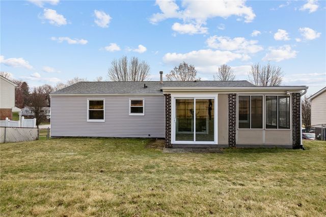 320 Willow Hedge Dr, Monroeville, PA 15146