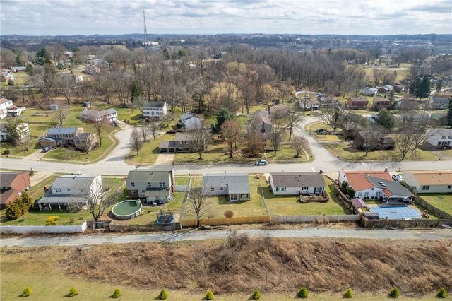 320 Willow Hedge Dr, Monroeville, PA 15146