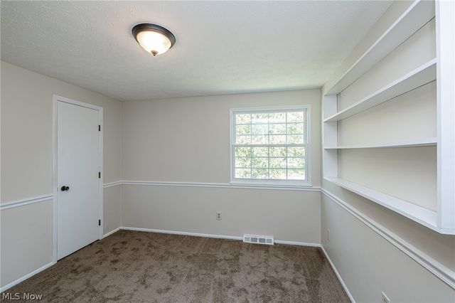 13748 Oakbrook Drive 13748, North Royalton, OH 44133