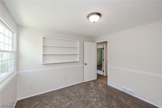 13748 Oakbrook Drive 13748, North Royalton, OH 44133