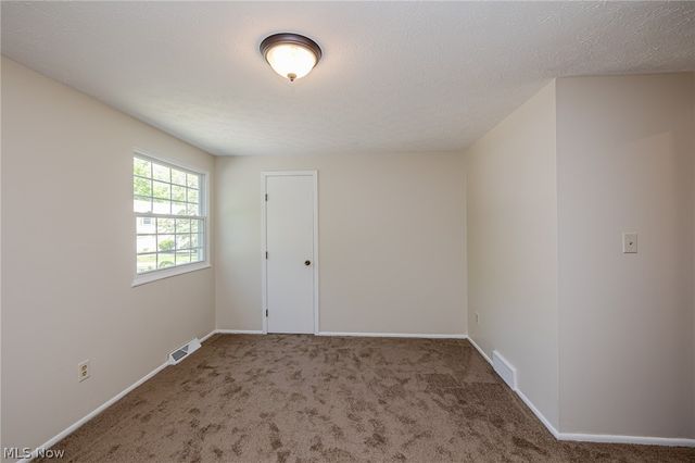 13748 Oakbrook Drive 13748, North Royalton, OH 44133