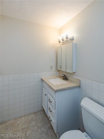 13748 Oakbrook Drive 13748, North Royalton, OH 44133
