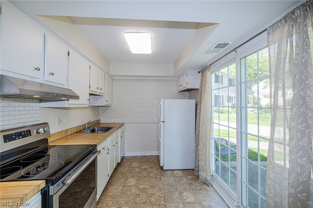 13748 Oakbrook Drive 13748, North Royalton, OH 44133