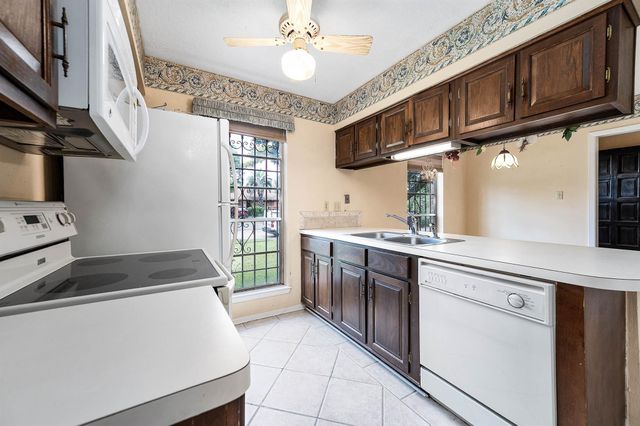 802 Voyager Drive, Houston, TX 77062