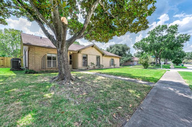 802 Voyager Drive, Houston, TX 77062