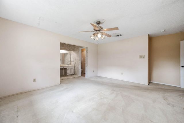 802 Voyager Drive, Houston, TX 77062