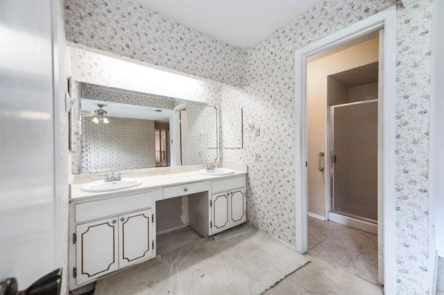 802 Voyager Drive, Houston, TX 77062