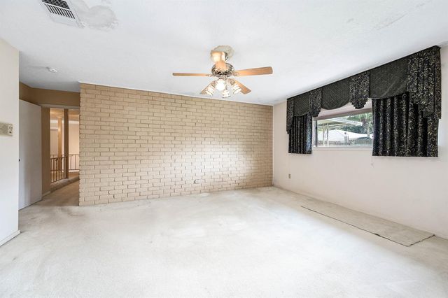 802 Voyager Drive, Houston, TX 77062