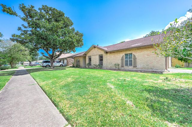 802 Voyager Drive, Houston, TX 77062