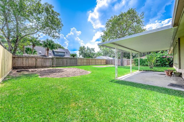 802 Voyager Drive, Houston, TX 77062