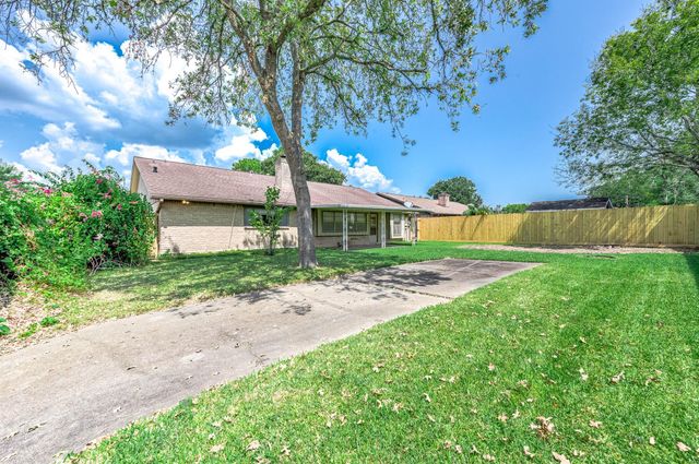 802 Voyager Drive, Houston, TX 77062