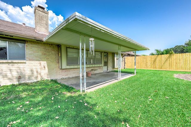 802 Voyager Drive, Houston, TX 77062