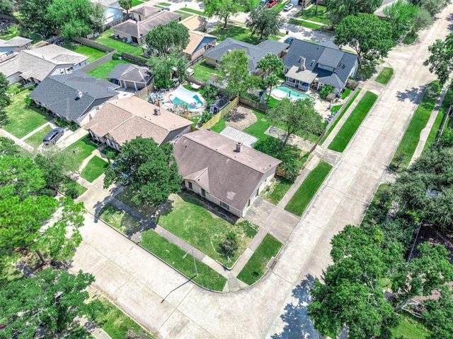 802 Voyager Drive, Houston, TX 77062