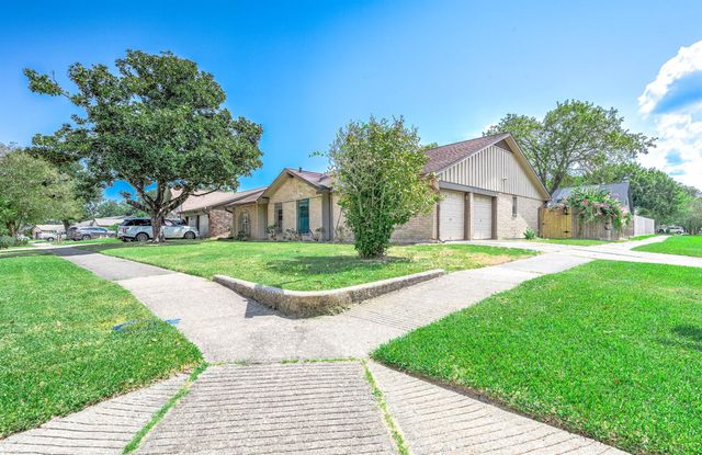 802 Voyager Drive, Houston, TX 77062