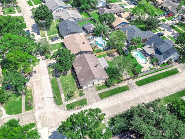802 Voyager Drive, Houston, TX 77062
