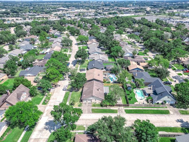 802 Voyager Drive, Houston, TX 77062