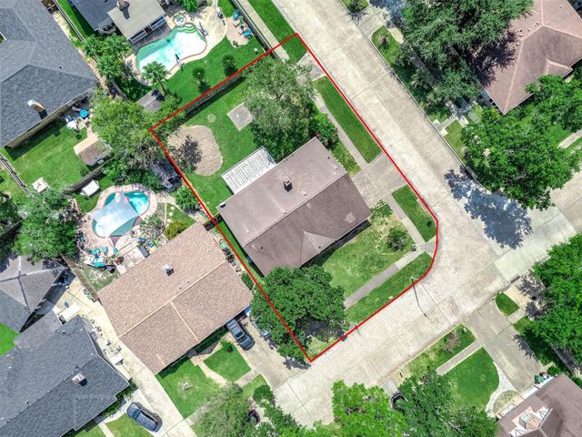 802 Voyager Drive, Houston, TX 77062