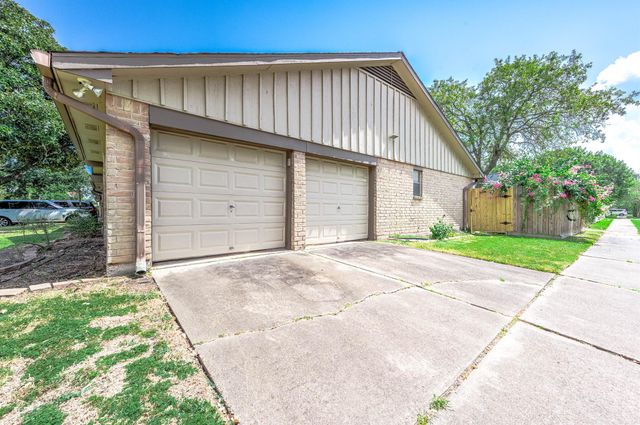 802 Voyager Drive, Houston, TX 77062