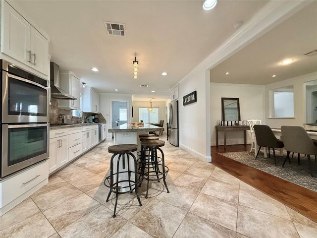 5454 Imogene Street, Houston, TX 77096