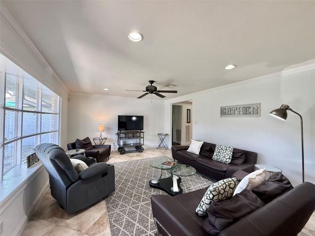 5454 Imogene Street, Houston, TX 77096