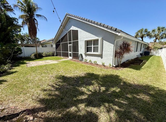 6343 Grand Cypress Circle, Lake Worth, FL 33463